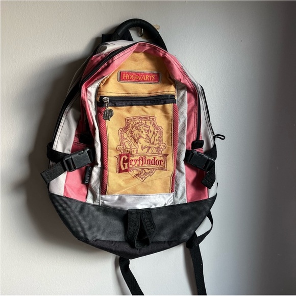 Harry Potter Hogwarts Gryffindor Backpack Fair Condition - Picture 1 of 9